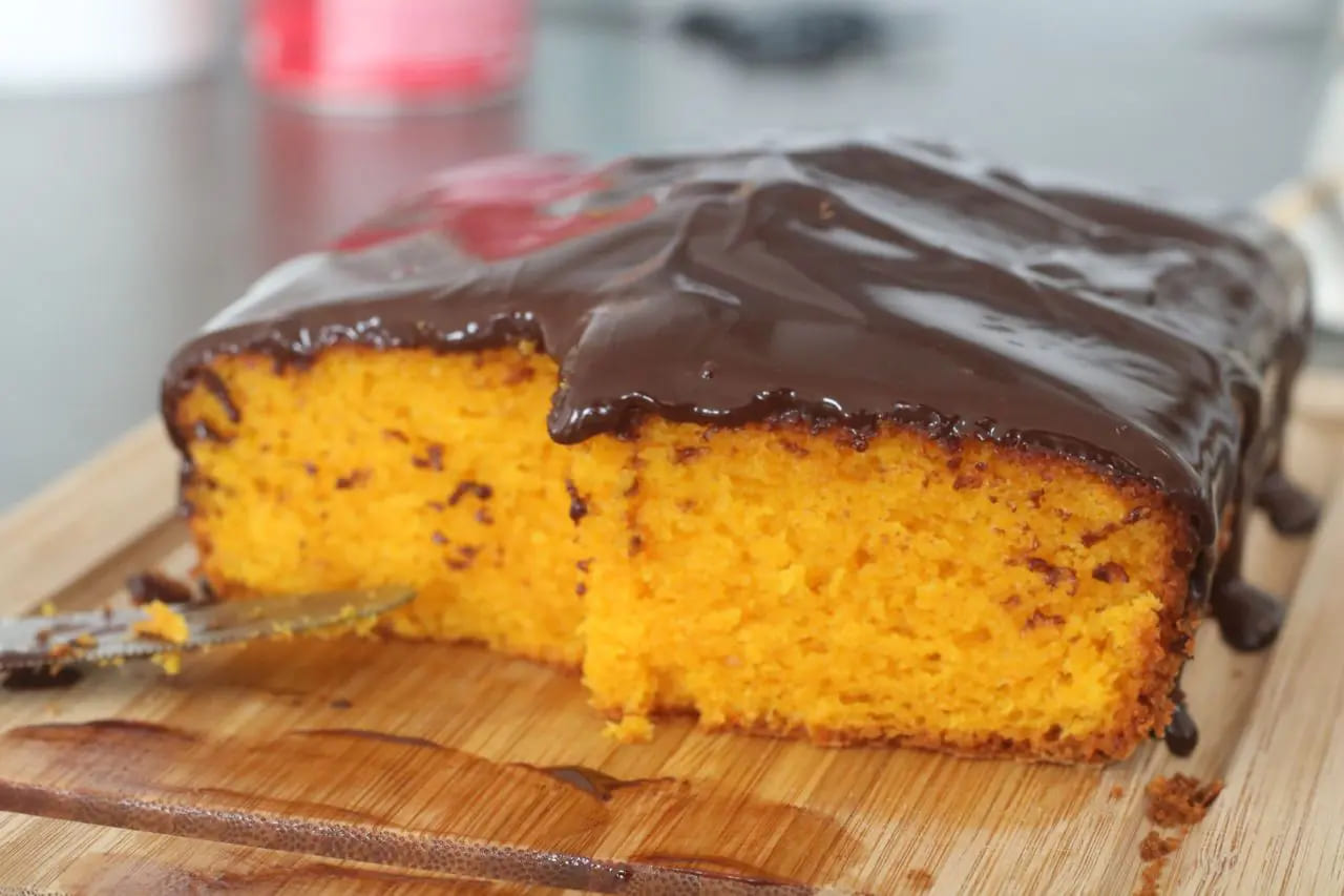 Bolo de Cenoura sem Trigo e sem Leite: Receita Feita no